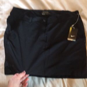 Nike Golf short. Size 16 black. Style 508284.